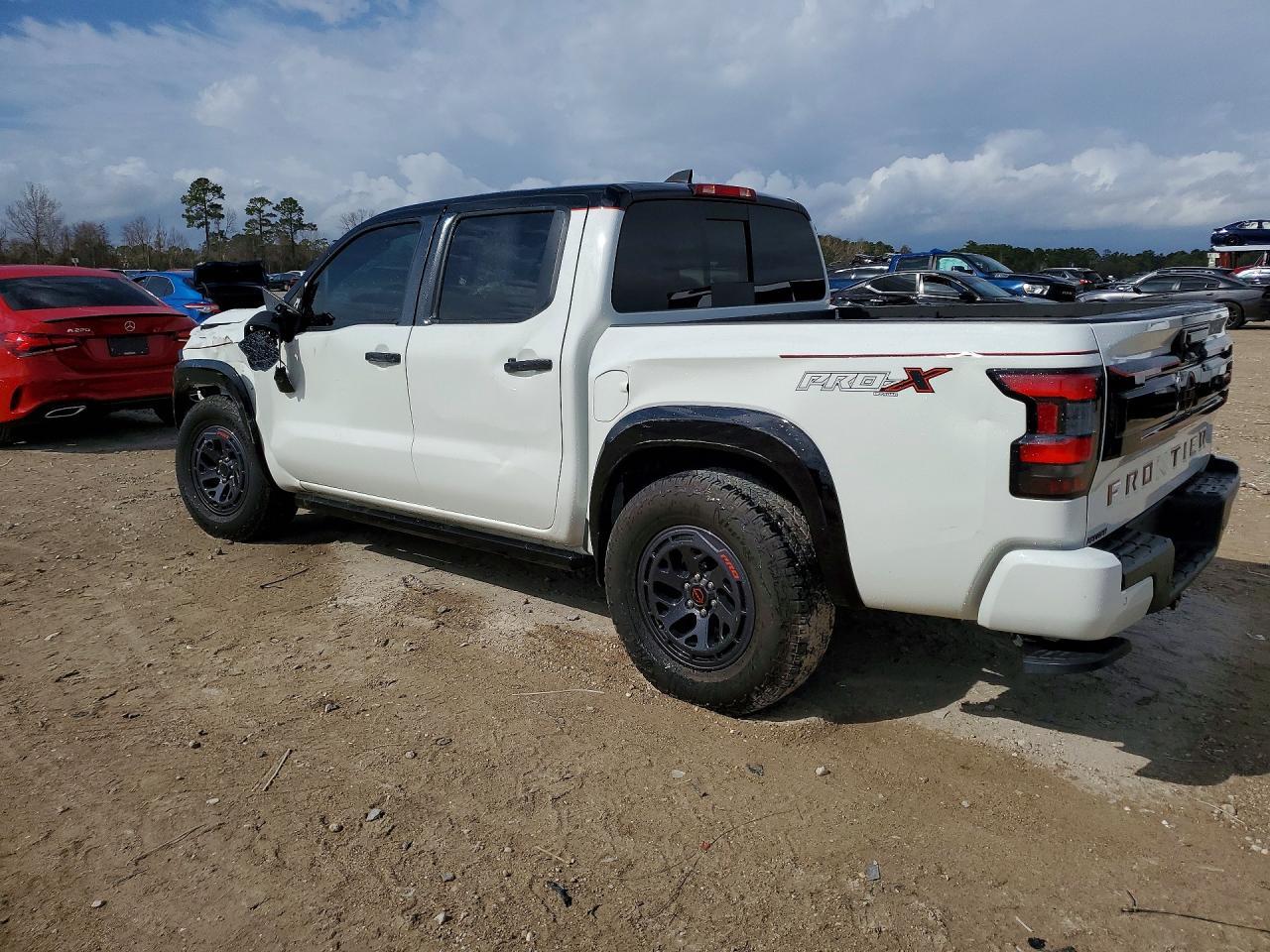 2025 NISSAN Frontier