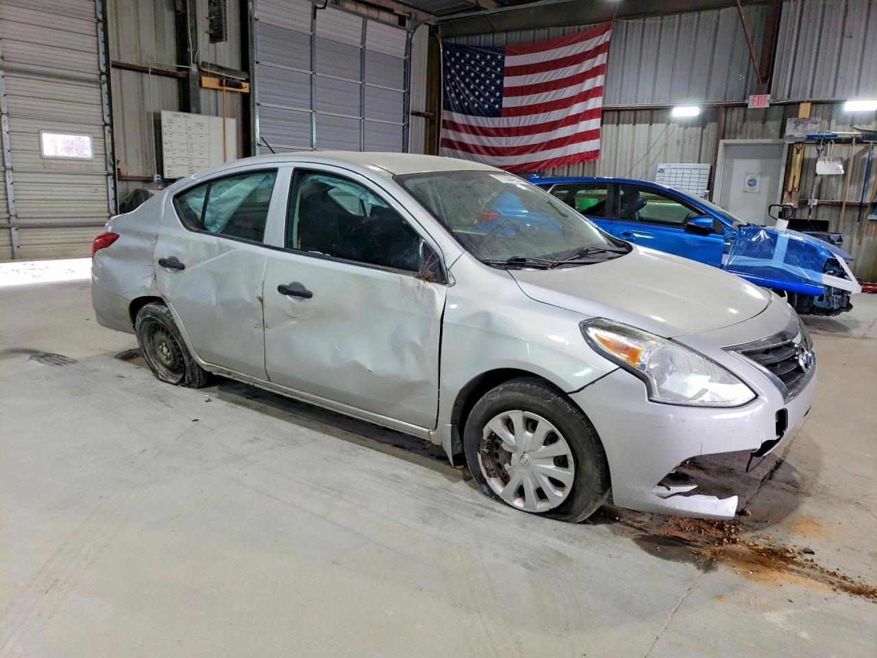 2016 NISSAN VERSA