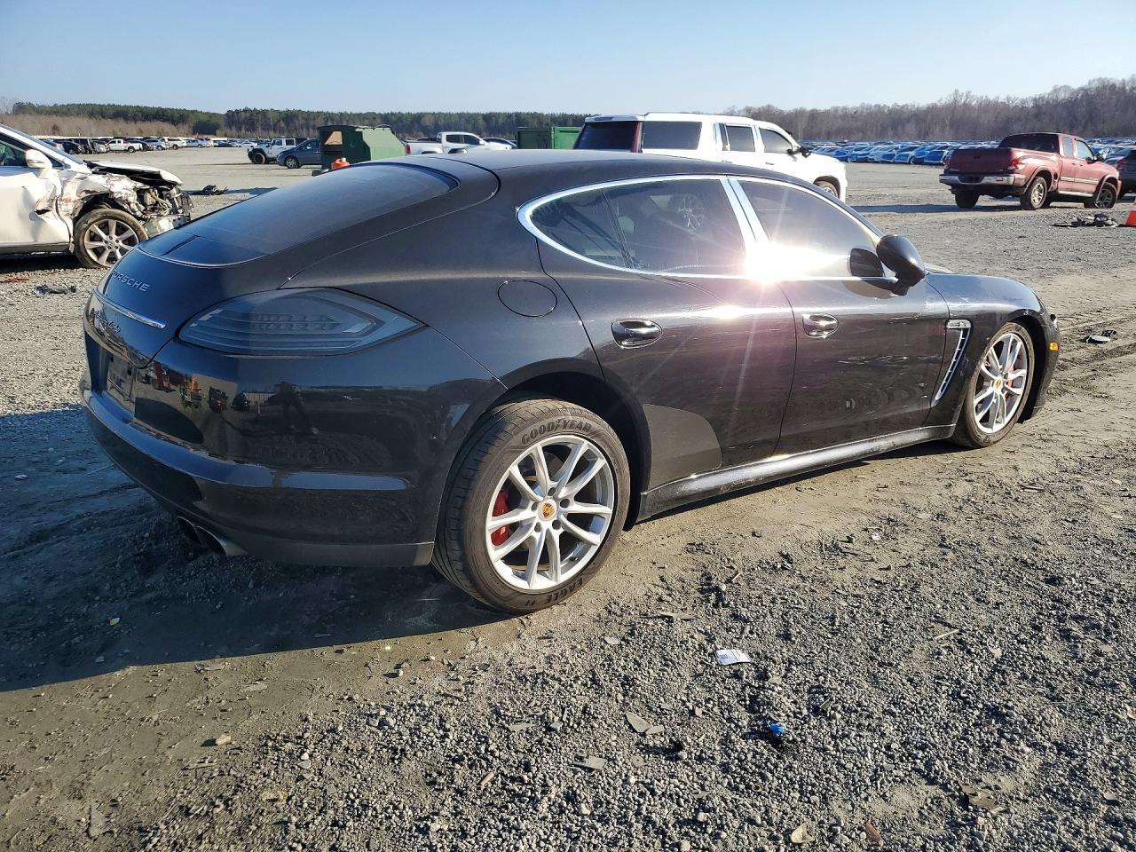 2010 PORSCHE Panamera