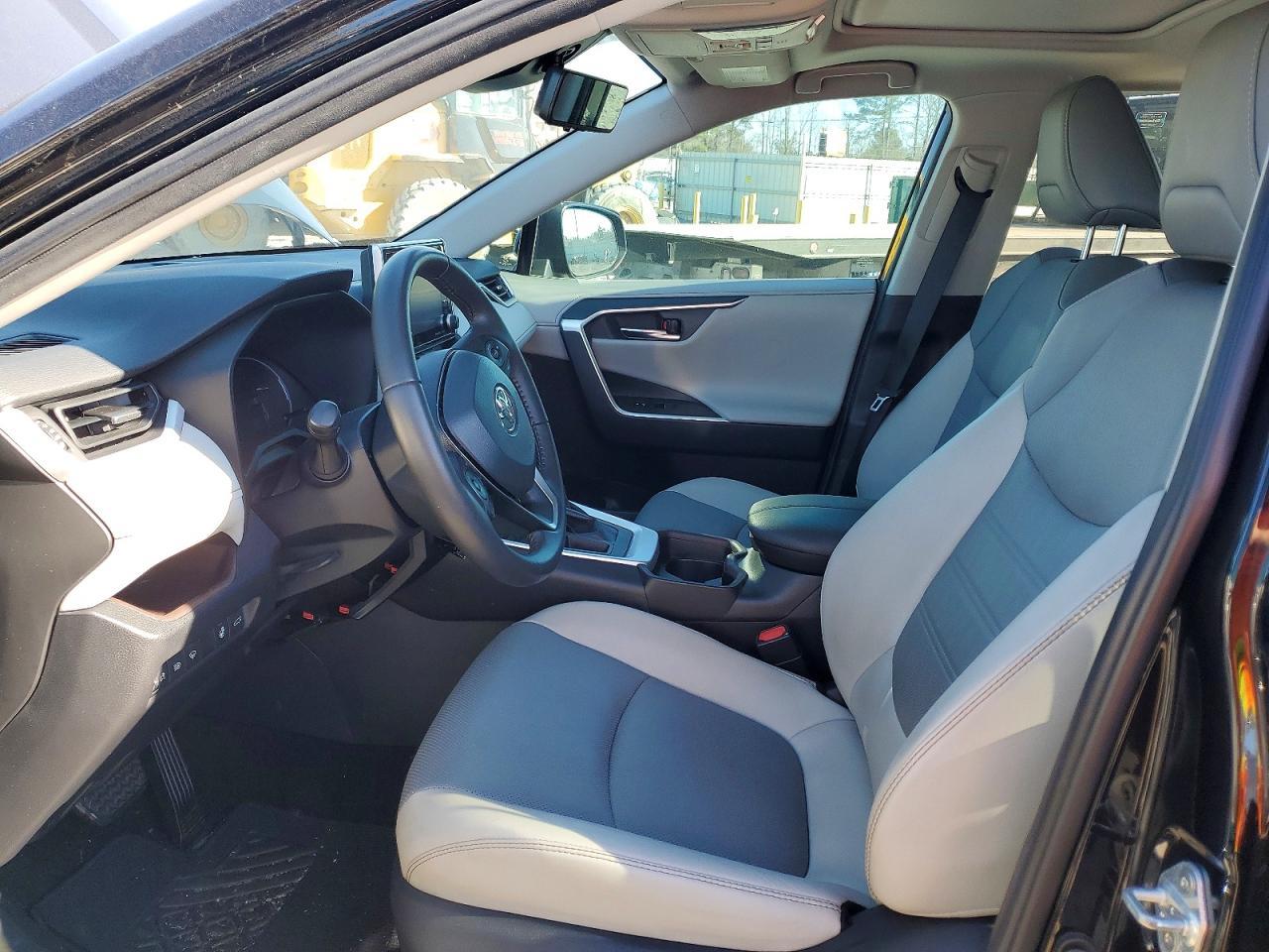 2019 TOYOTA RAV4