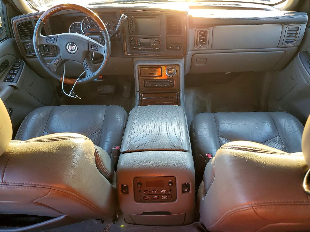 2004 CADILLAC Escalade ESV