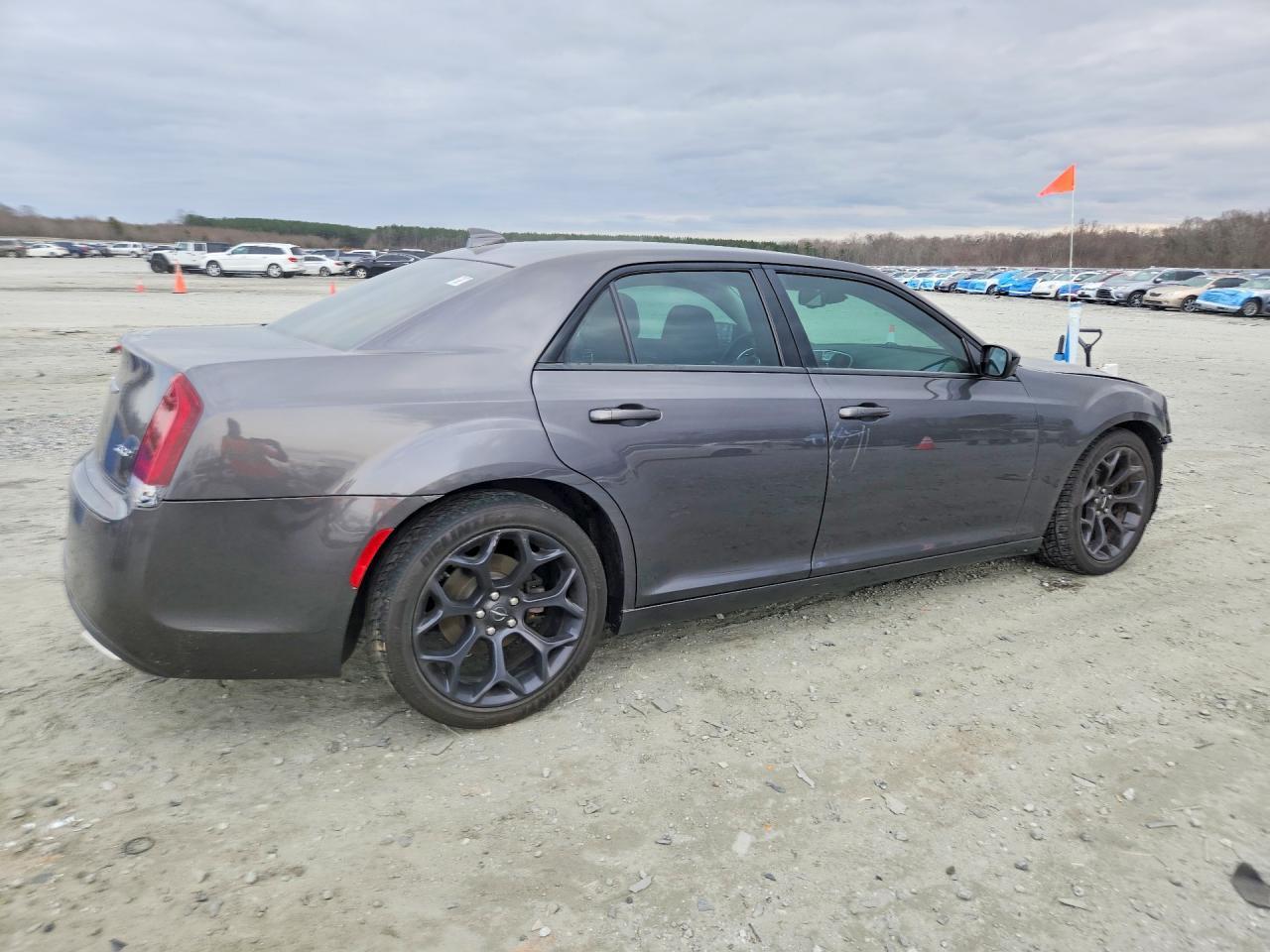 2019 CHRYSLER 300
