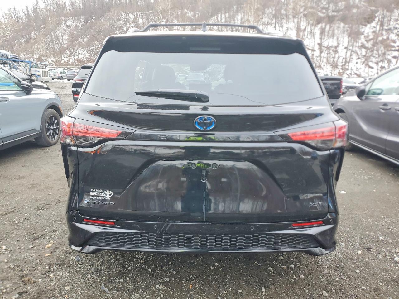 2025 TOYOTA SIENNA