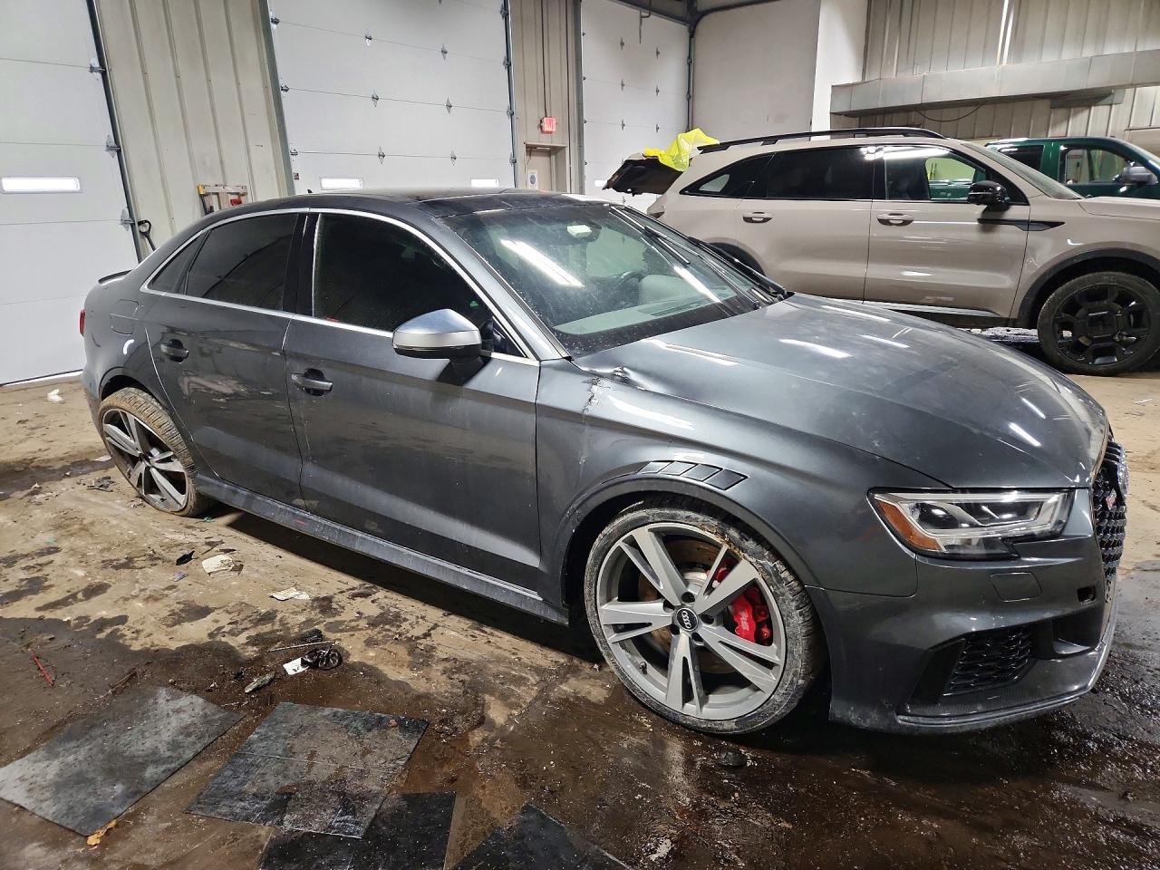 2019 AUDI RS3