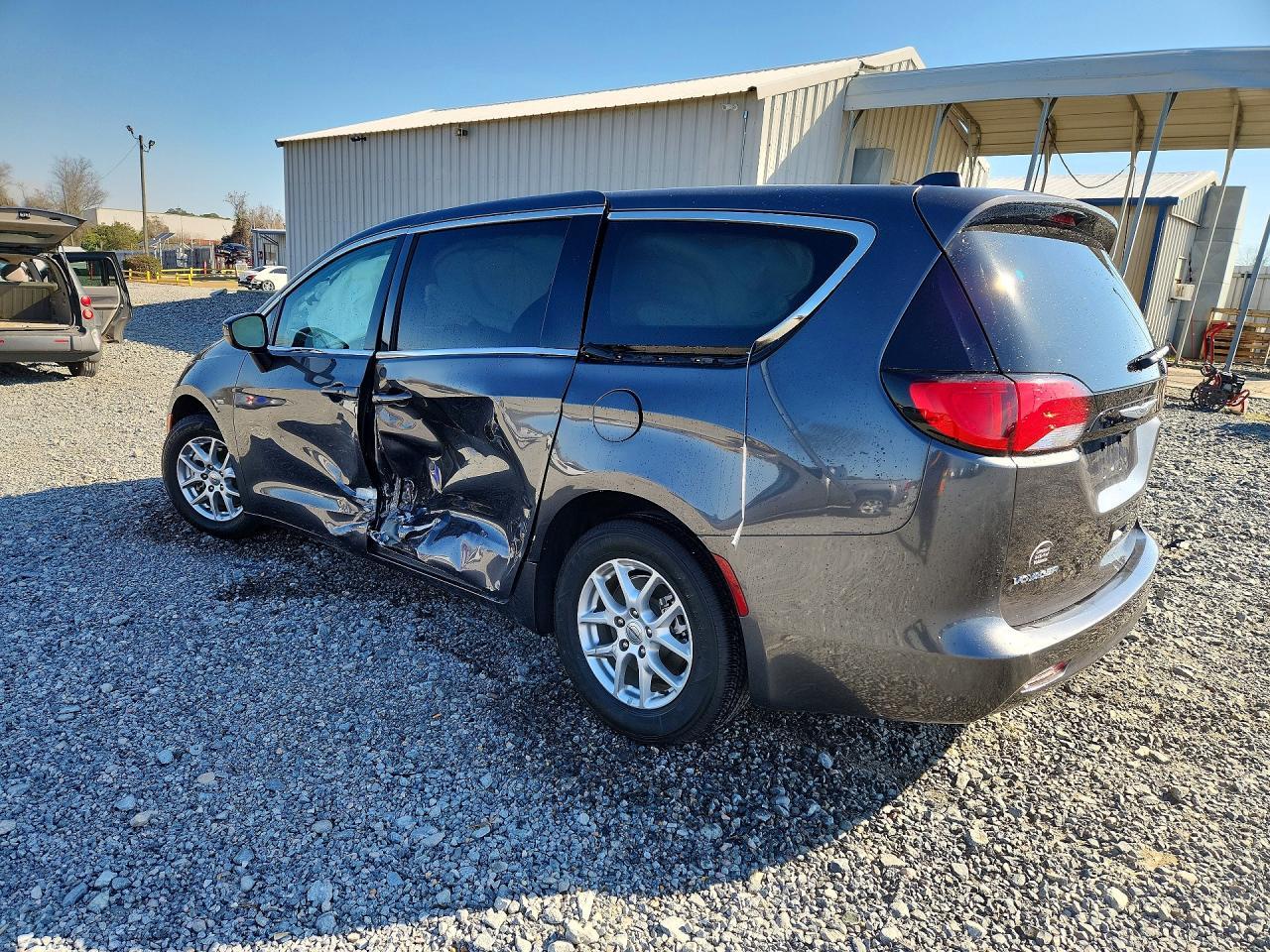 2022 CHRYSLER Voyager
