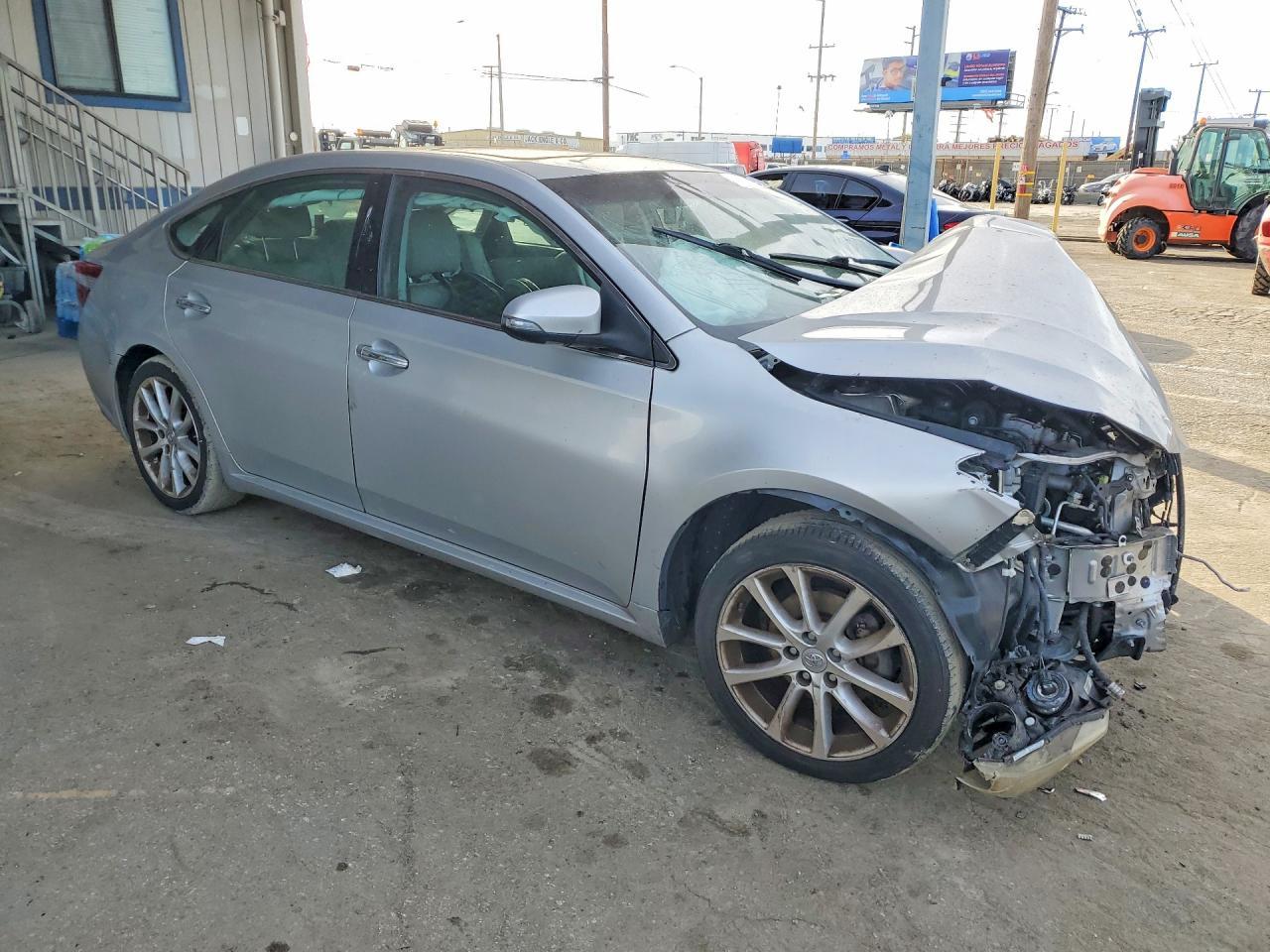 2013 TOYOTA Avalon