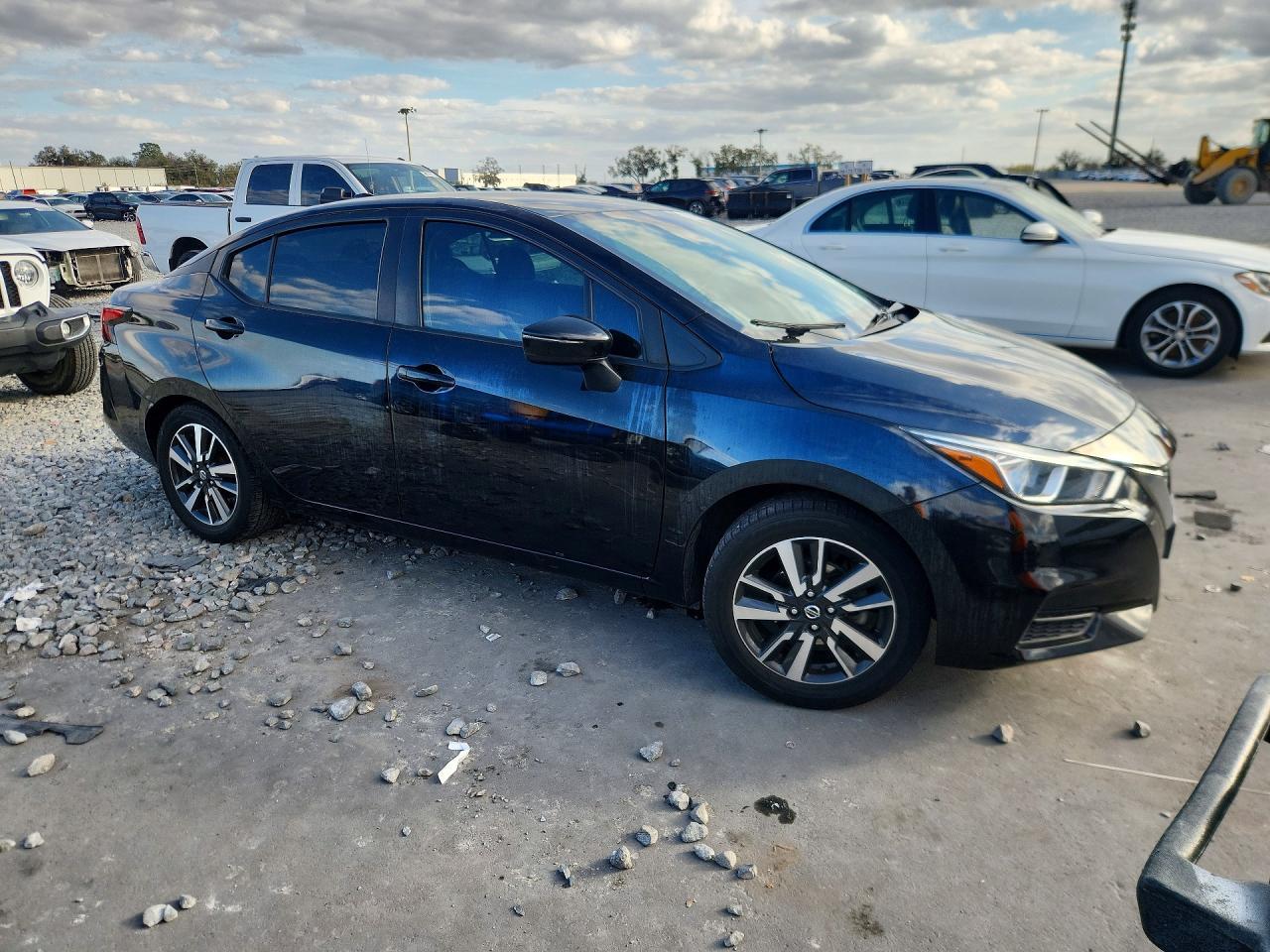 2021 NISSAN VERSA
