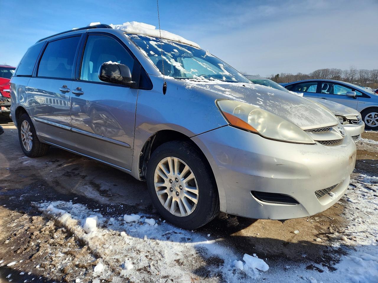 2010 TOYOTA SIENNA