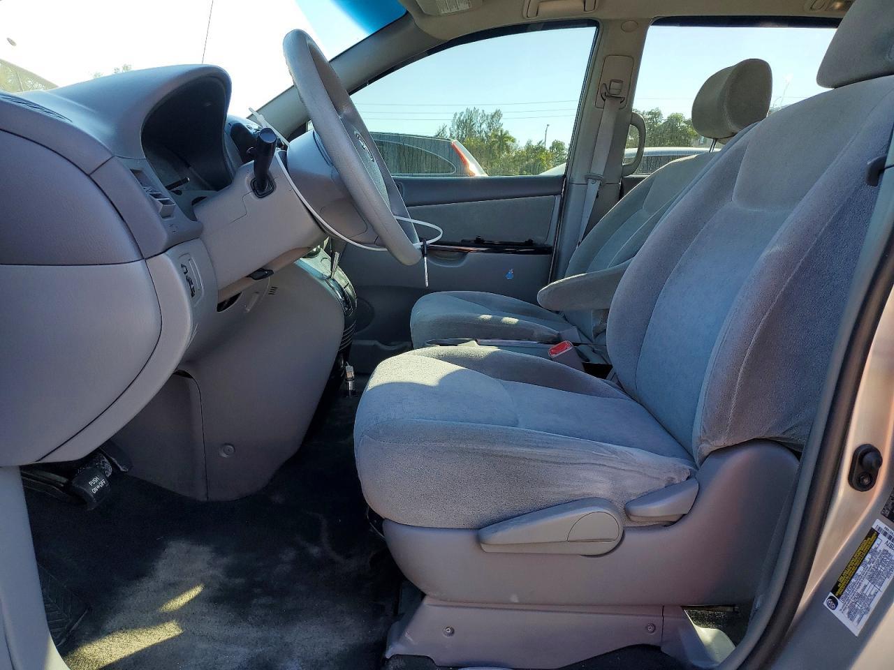 2005 TOYOTA SIENNA