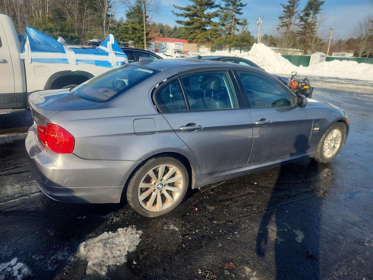 2011 BMW 3 SERIES