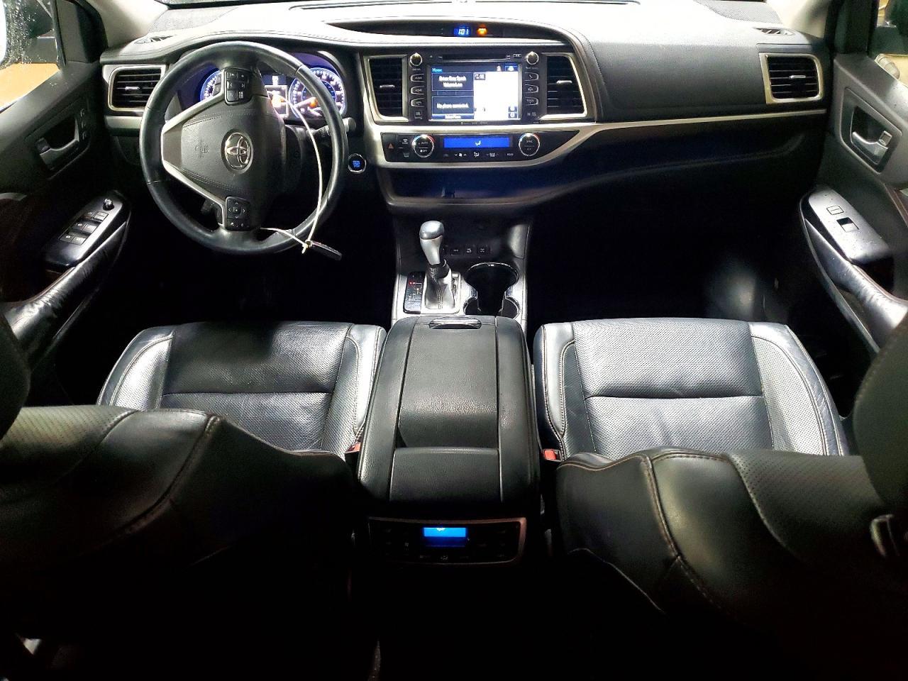2016 TOYOTA HIGHLANDER