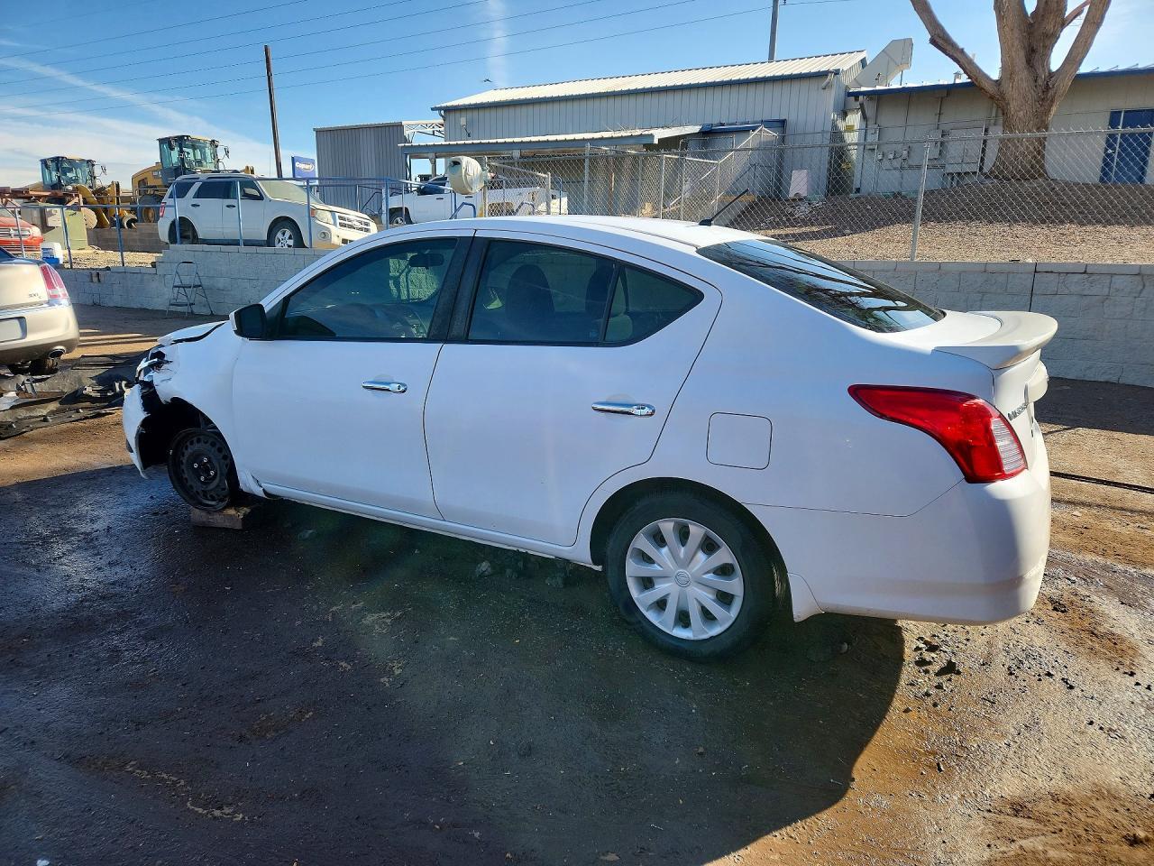 2017 NISSAN VERSA