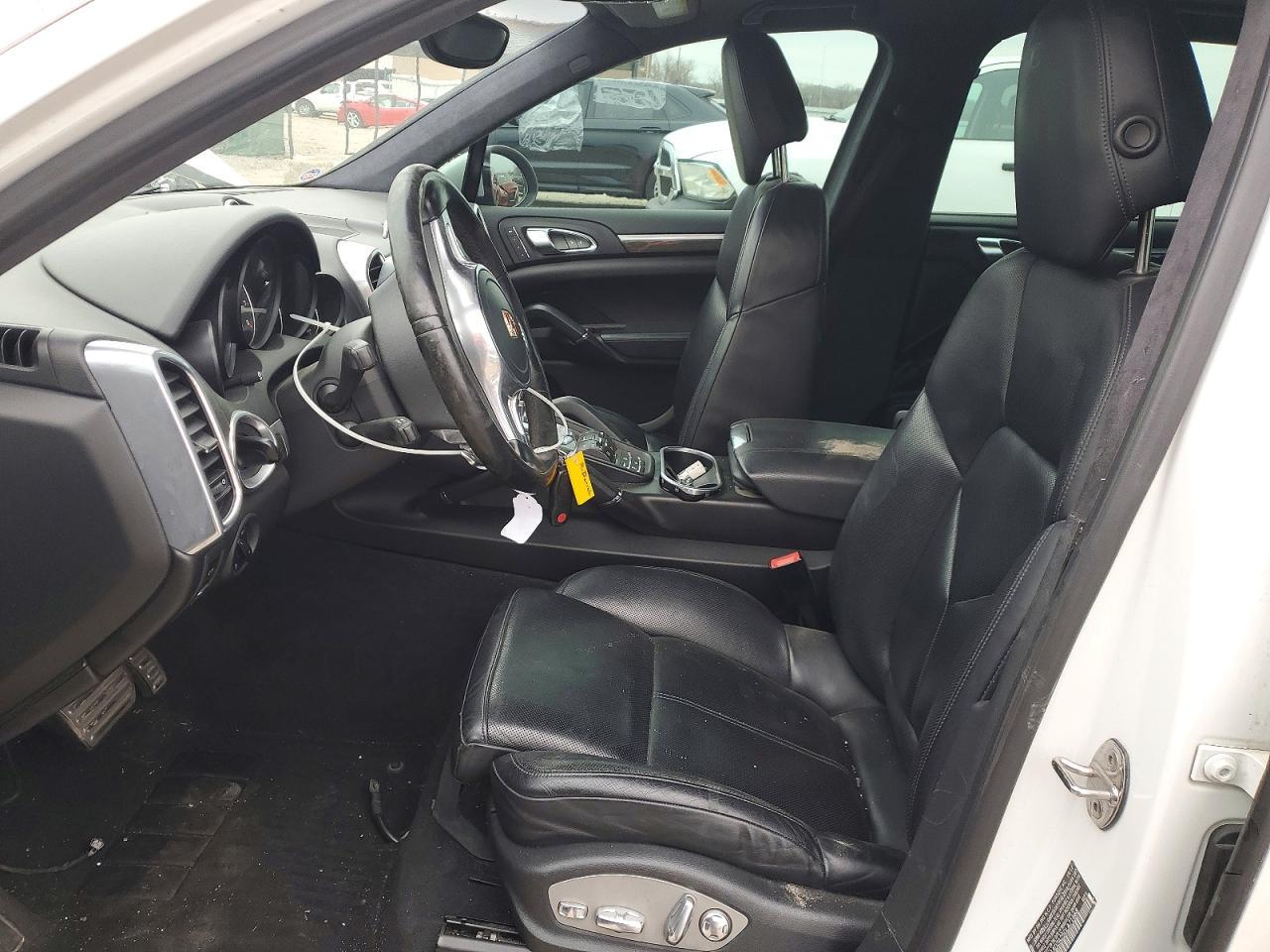 2013 PORSCHE CAYENNE
