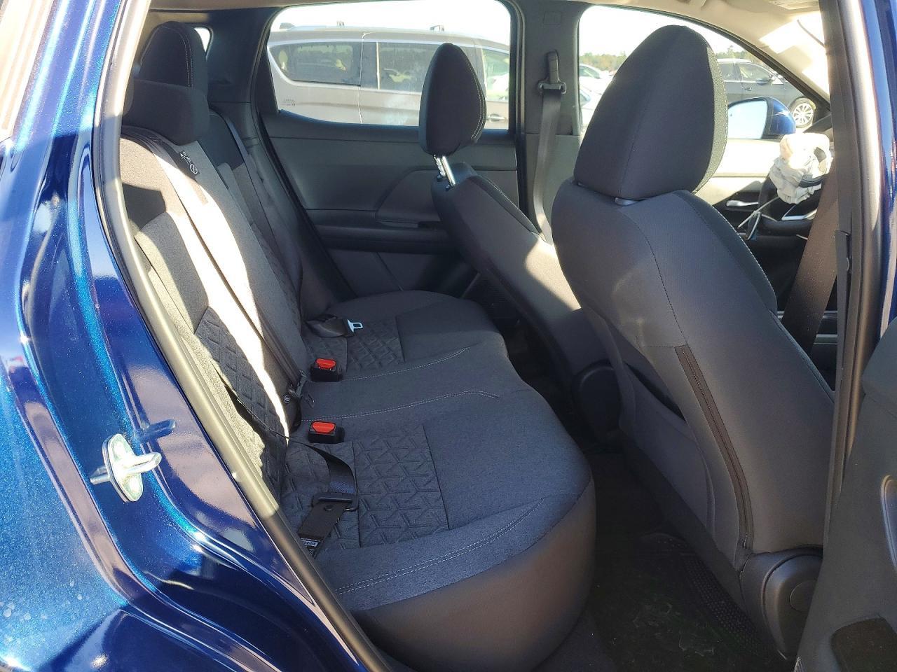 2025 NISSAN KICKS