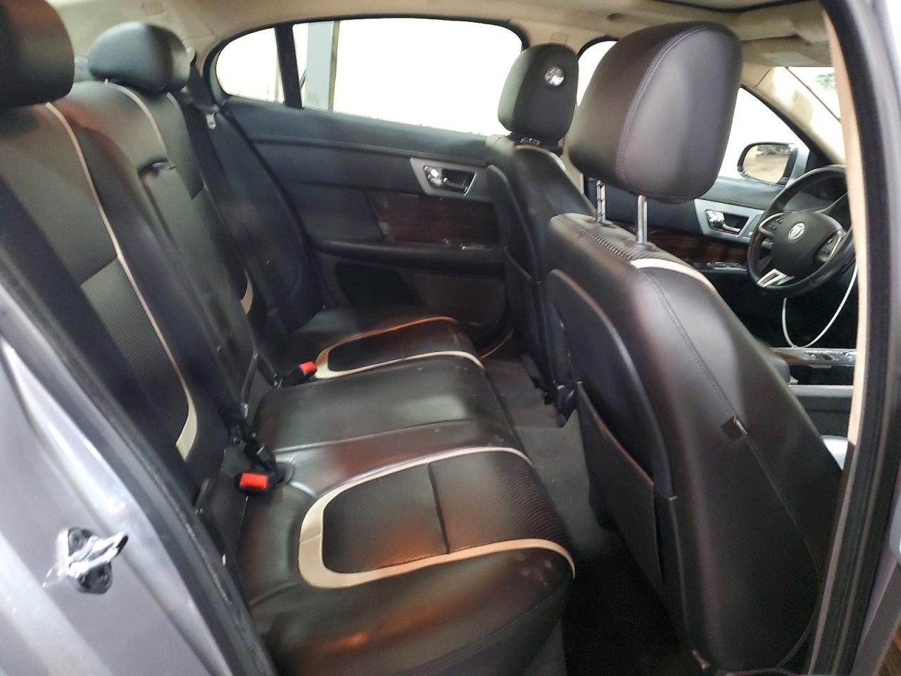 2012 JAGUAR XF