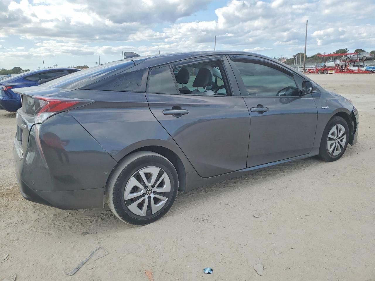 2016 TOYOTA PRIUS