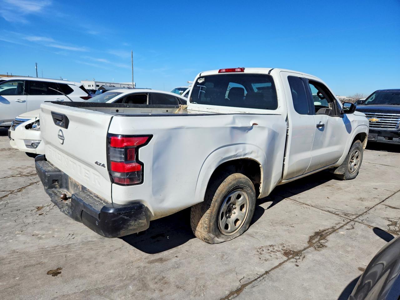 2022 NISSAN Frontier