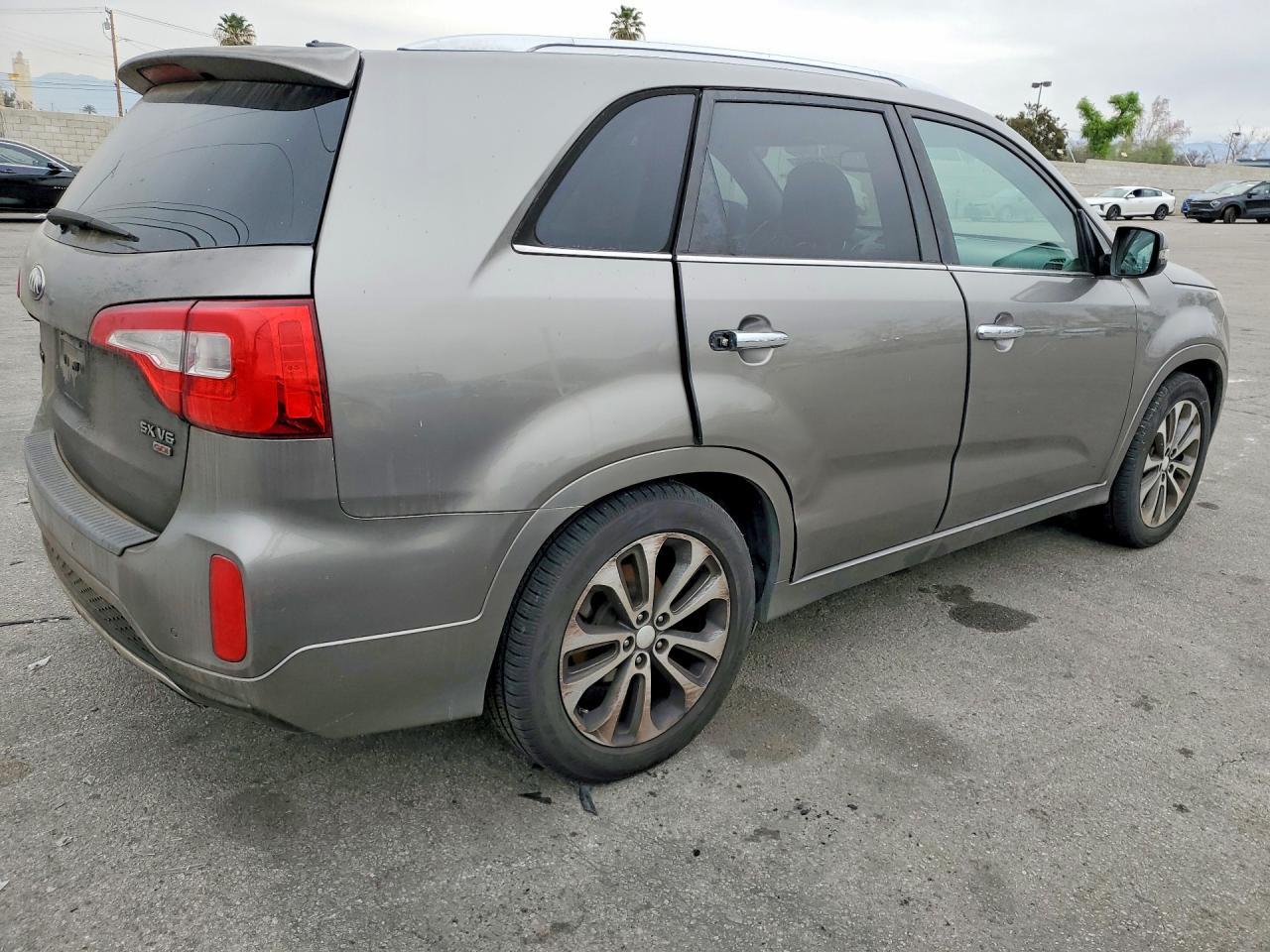 2014 KIA SORENTO