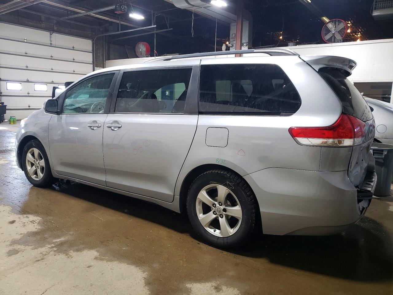 2014 TOYOTA SIENNA