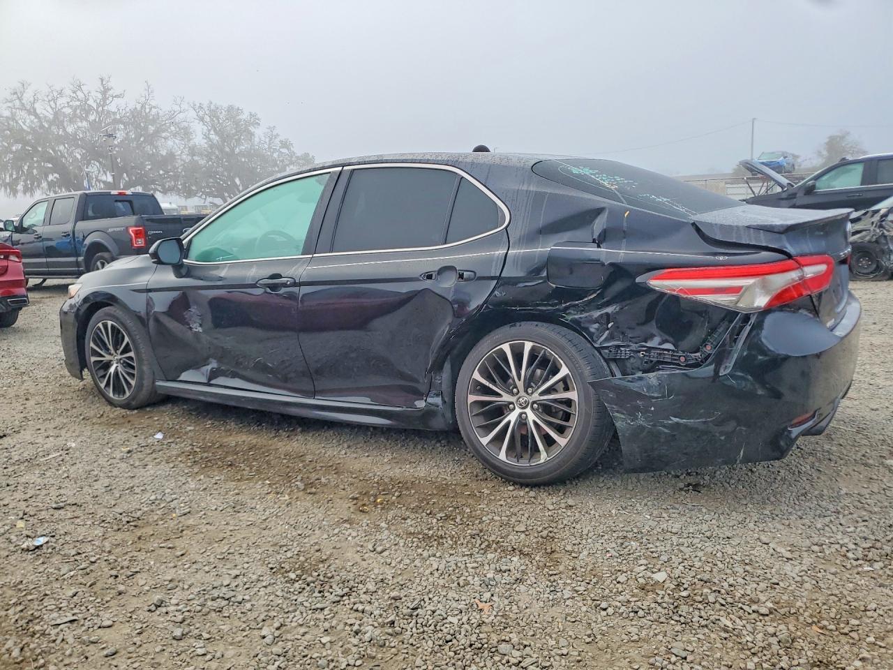 2018 TOYOTA CAMRY
