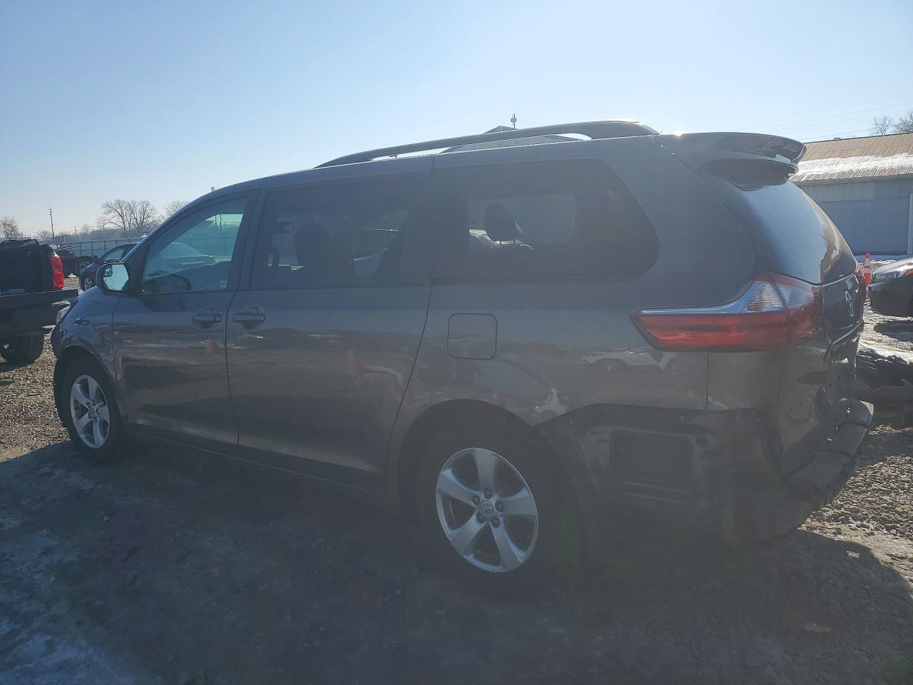 2017 TOYOTA SIENNA