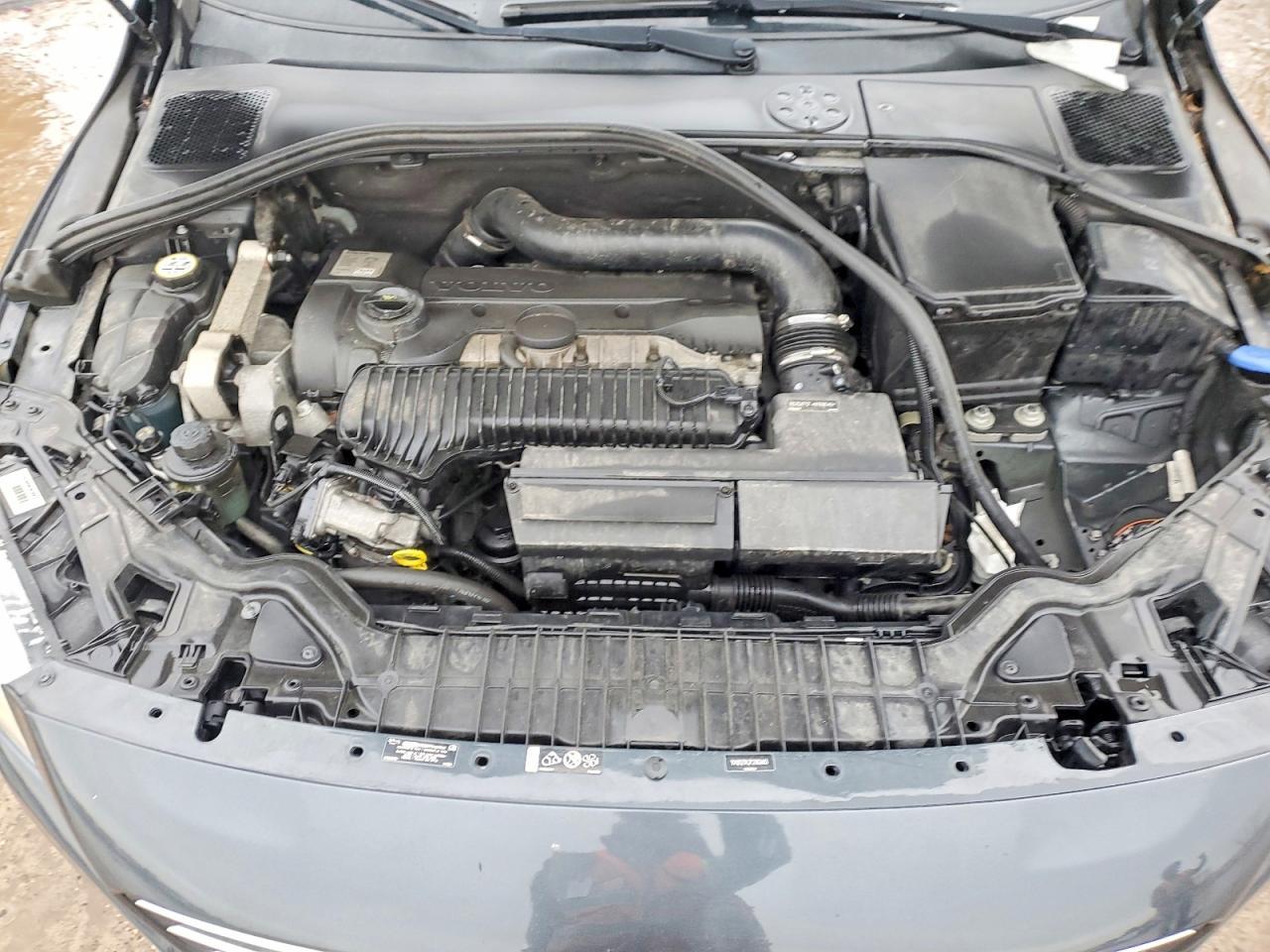 2015 VOLVO S60