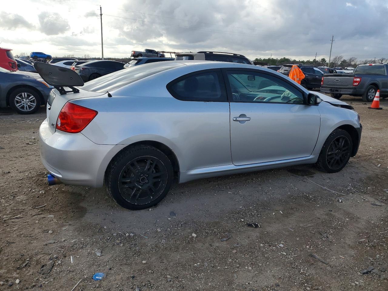 2005 TOYOTA SCION