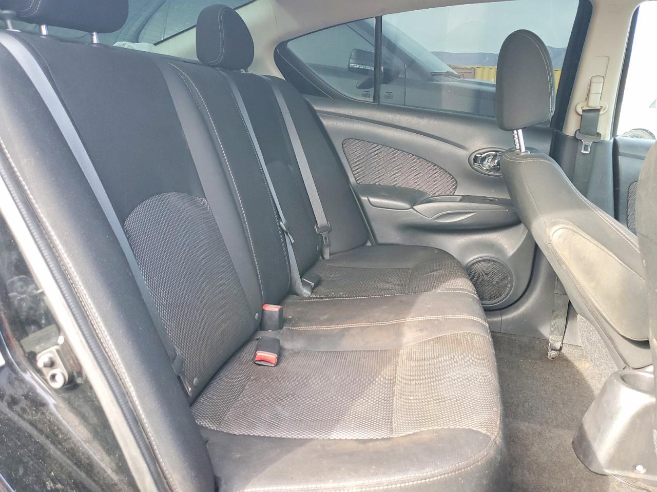 2015 NISSAN VERSA