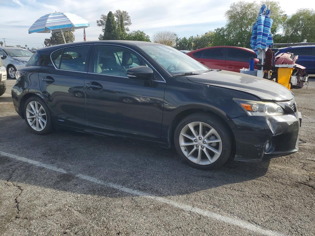 2013 LEXUS CT 200