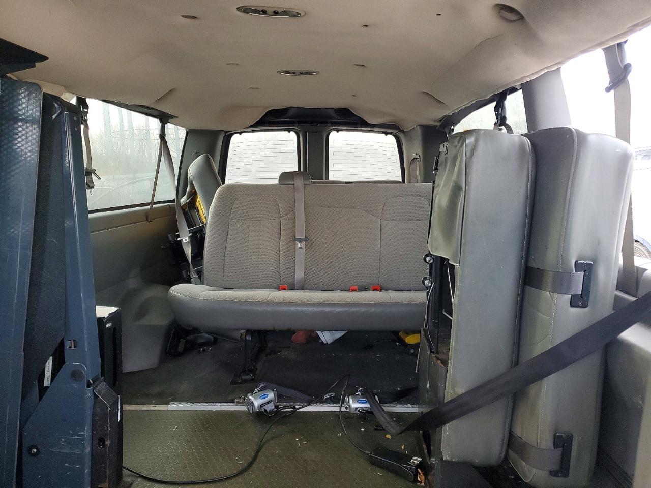 2013 GMC Savana