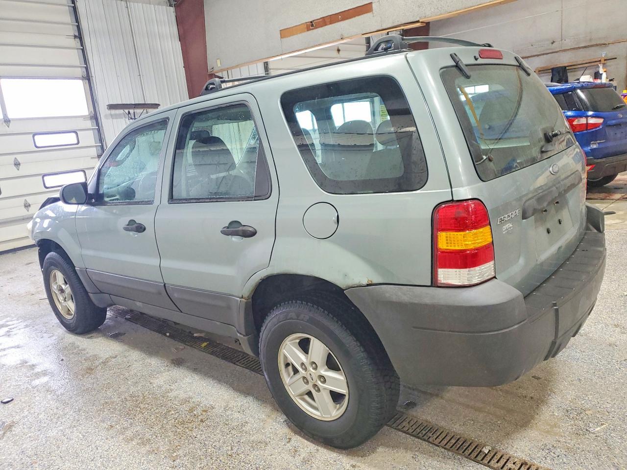 2005 FORD ESCAPE