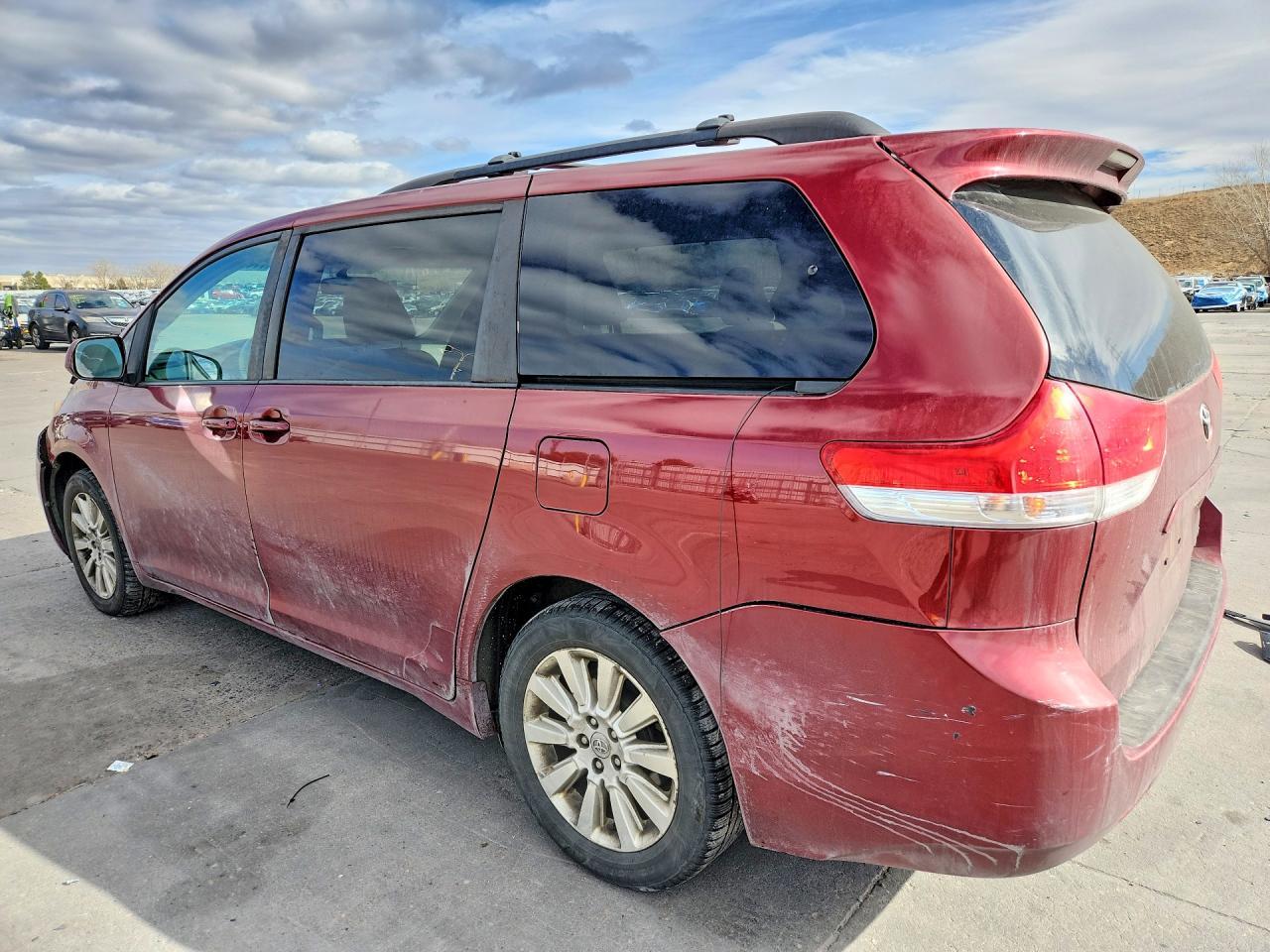 2011 TOYOTA SIENNA