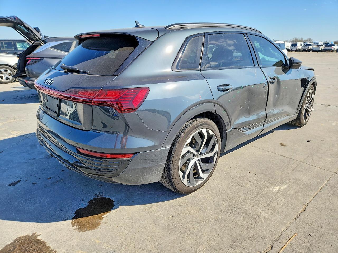2024 AUDI Q8
