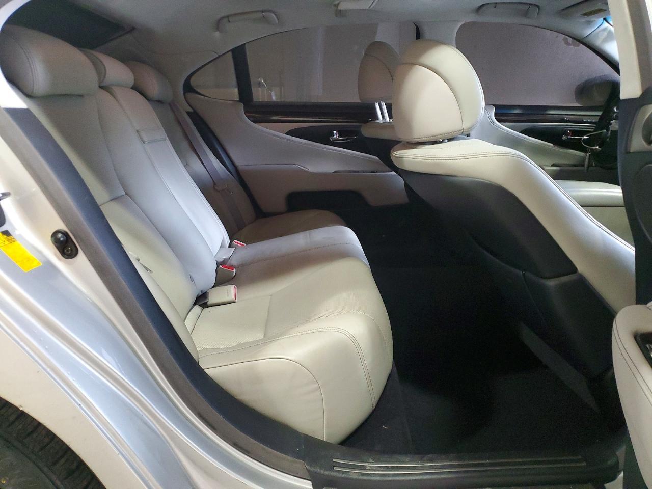 2013 LEXUS LS 460