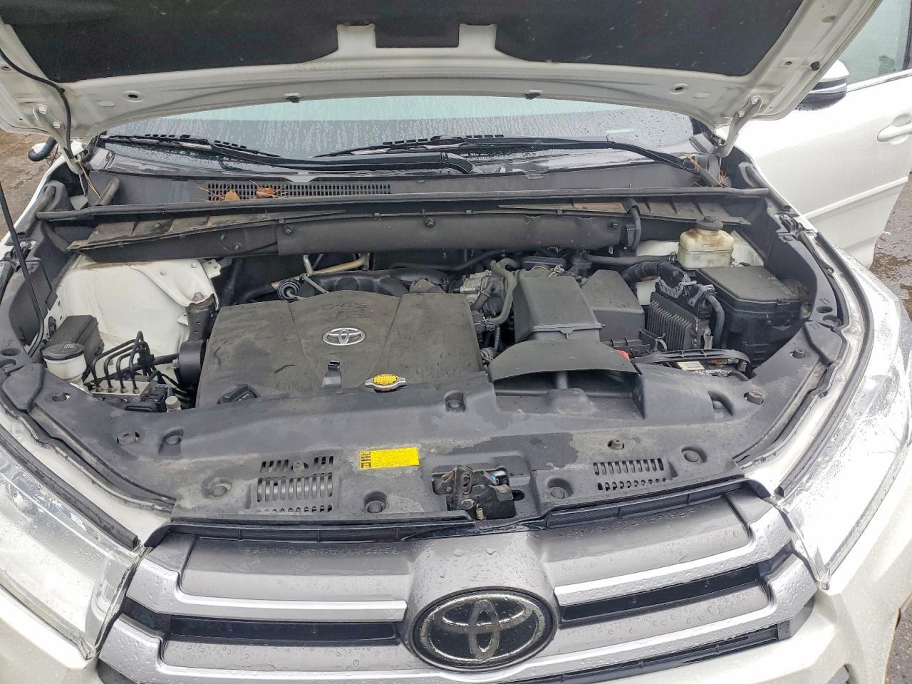 2017 TOYOTA HIGHLANDER