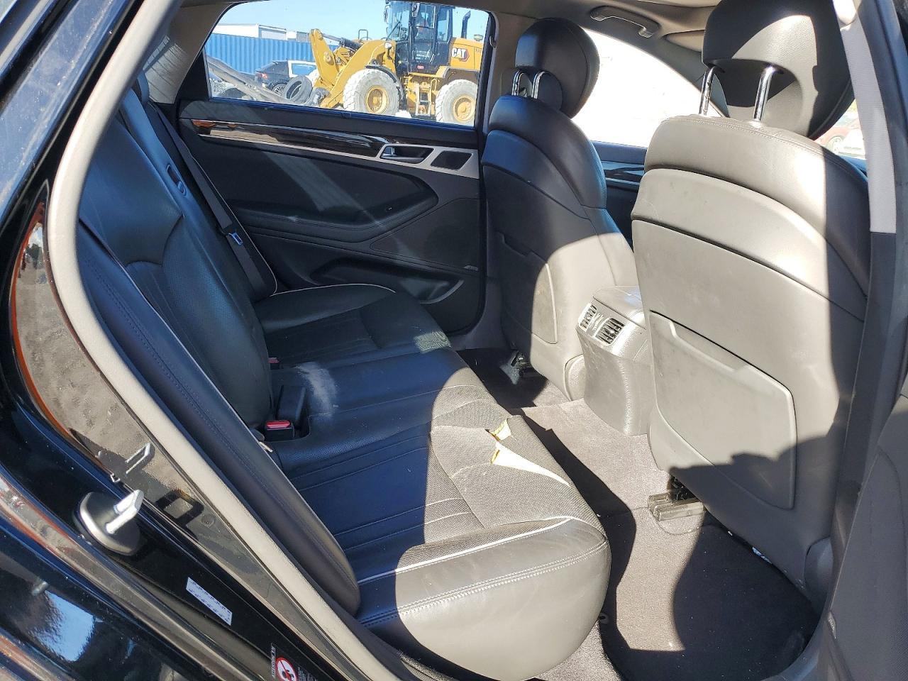 2016 HYUNDAI GENESIS