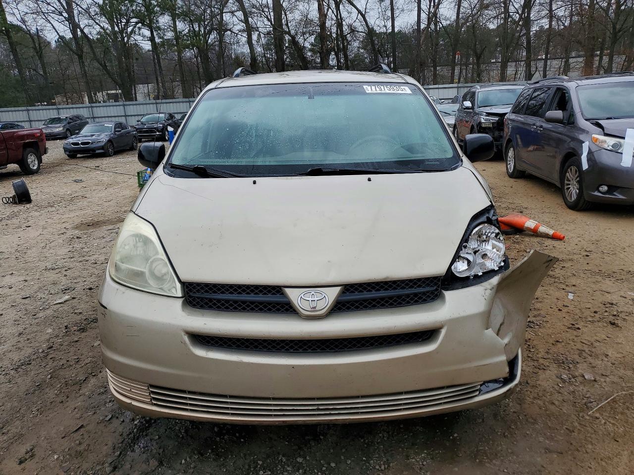 2004 TOYOTA SIENNA