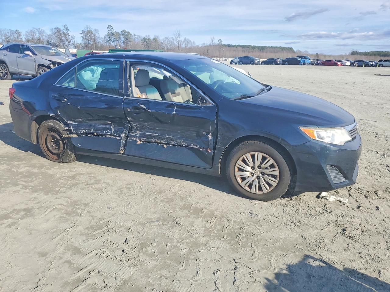 2014 TOYOTA CAMRY