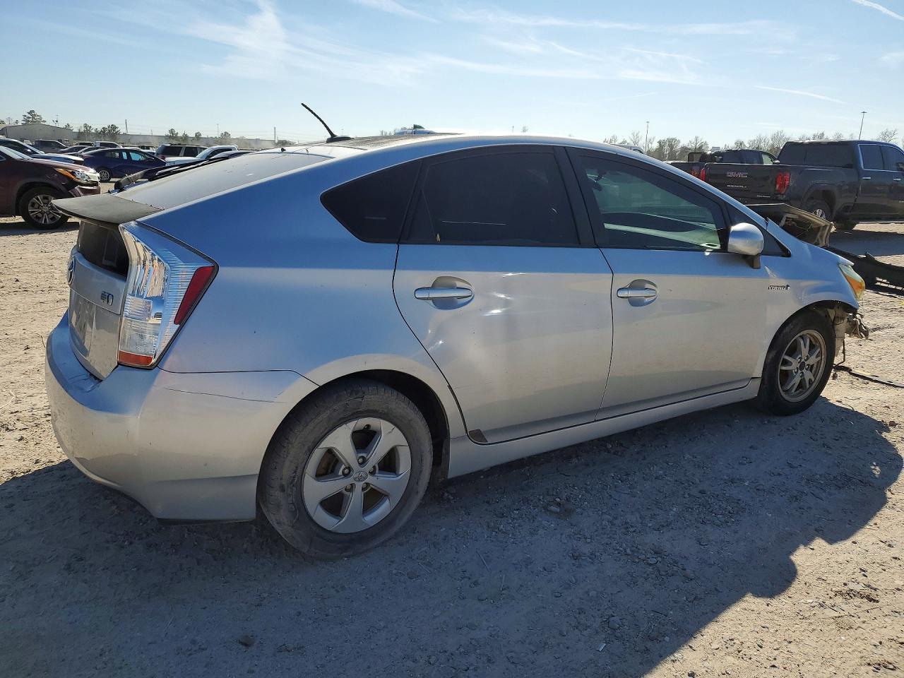 2011 TOYOTA PRIUS
