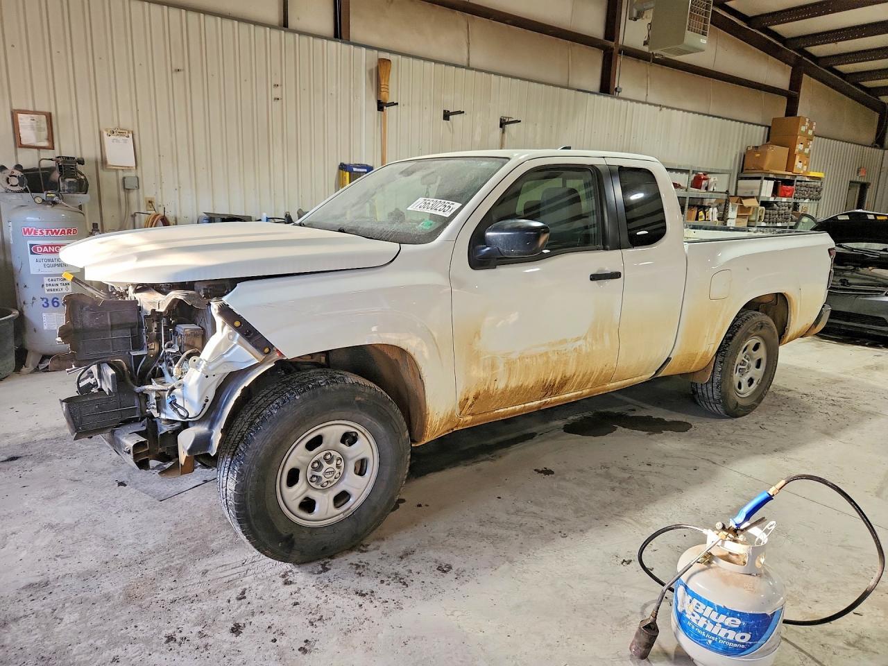 2025 NISSAN Frontier