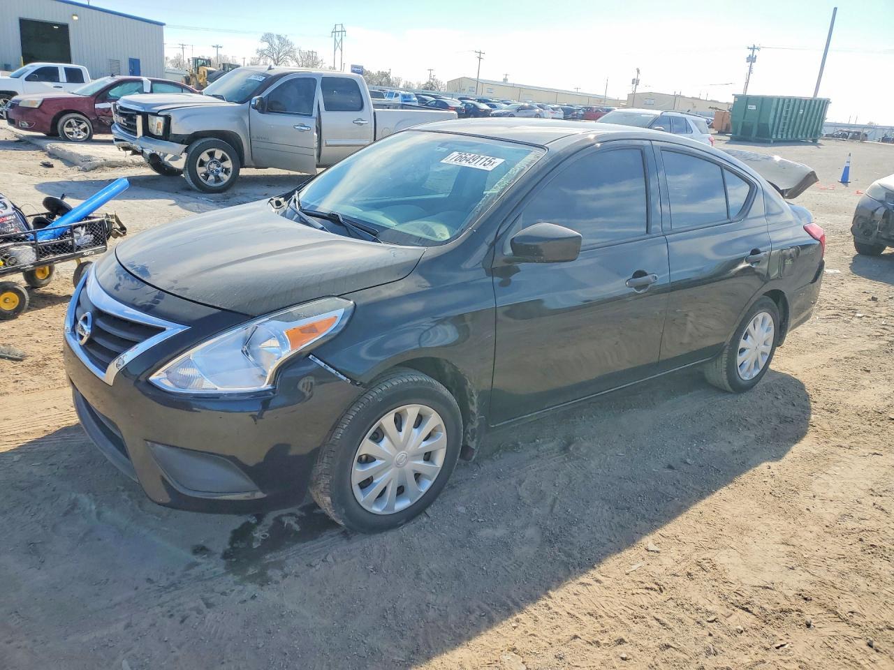 2017 NISSAN VERSA