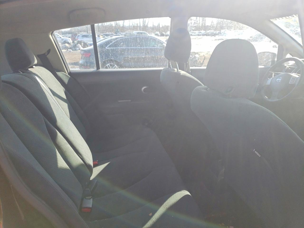 2011 NISSAN VERSA