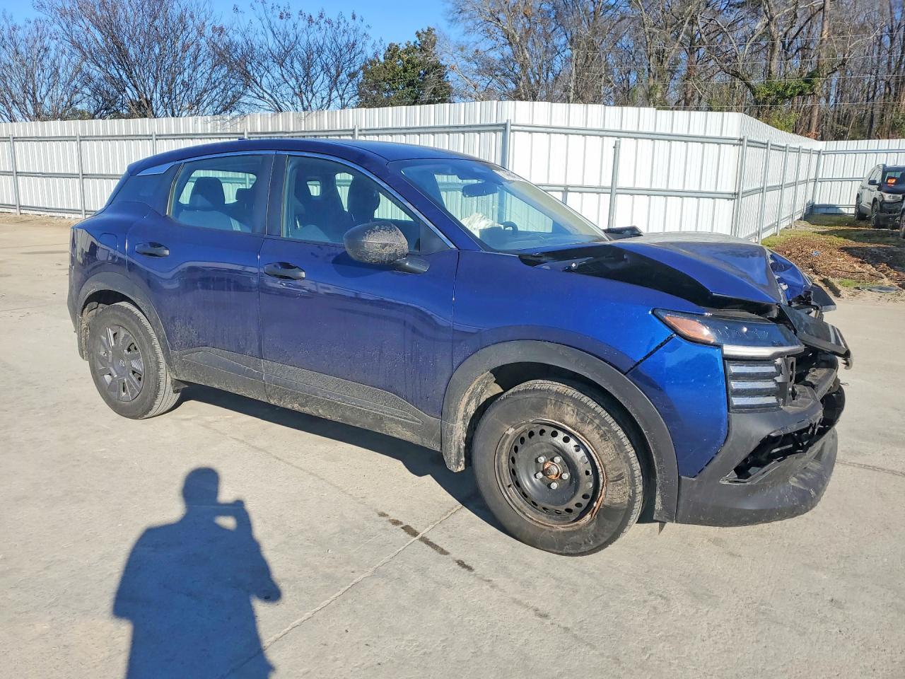 2025 NISSAN KICKS