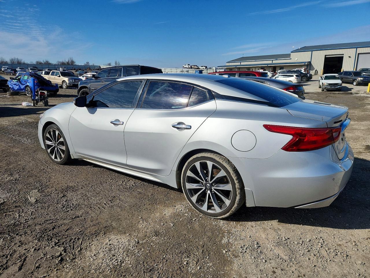 2017 NISSAN Maxima