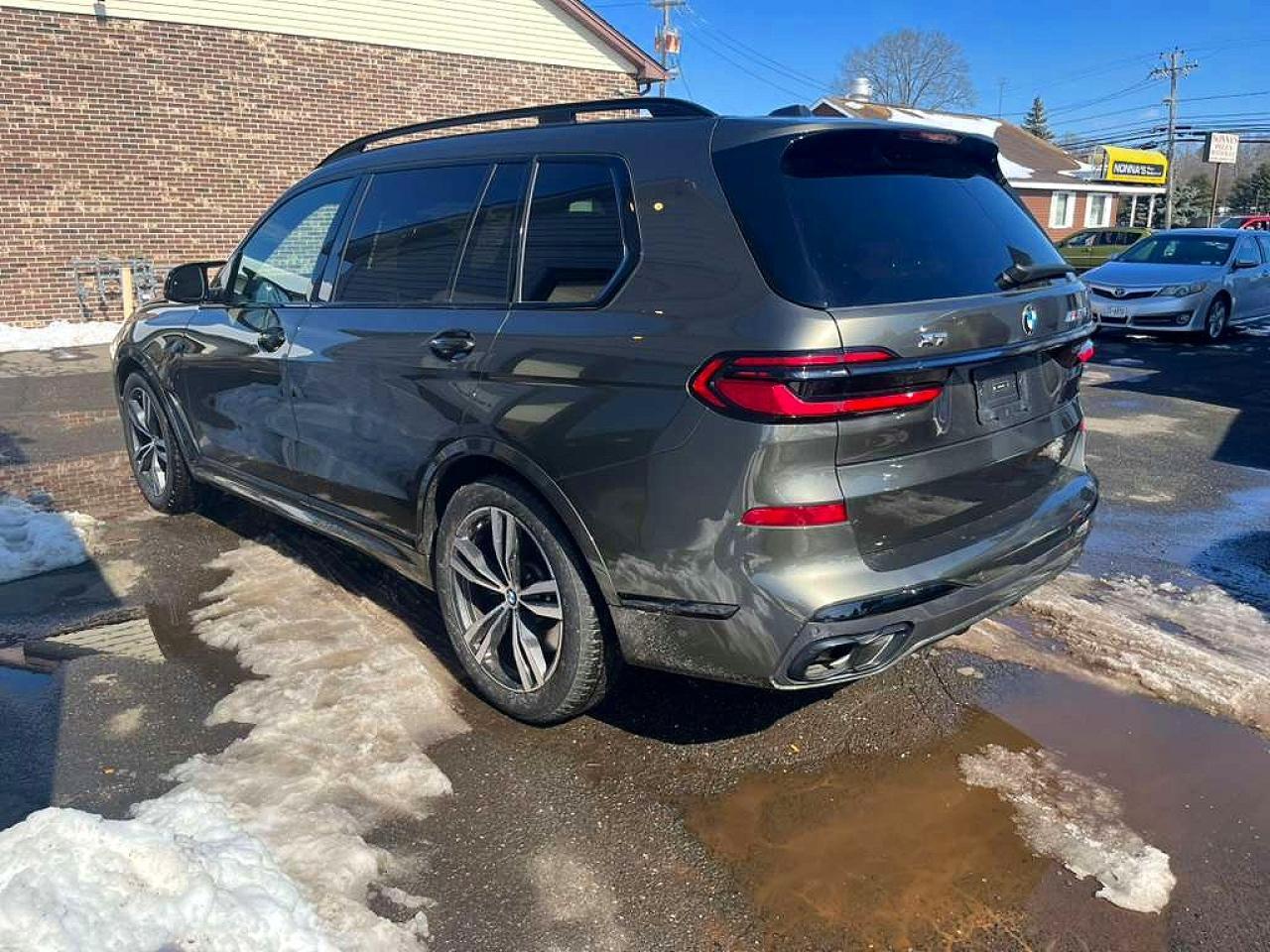 2025 BMW X7
