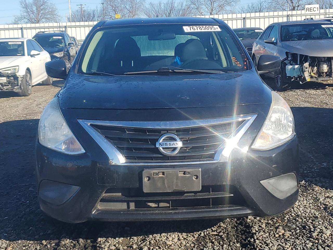 2015 NISSAN VERSA