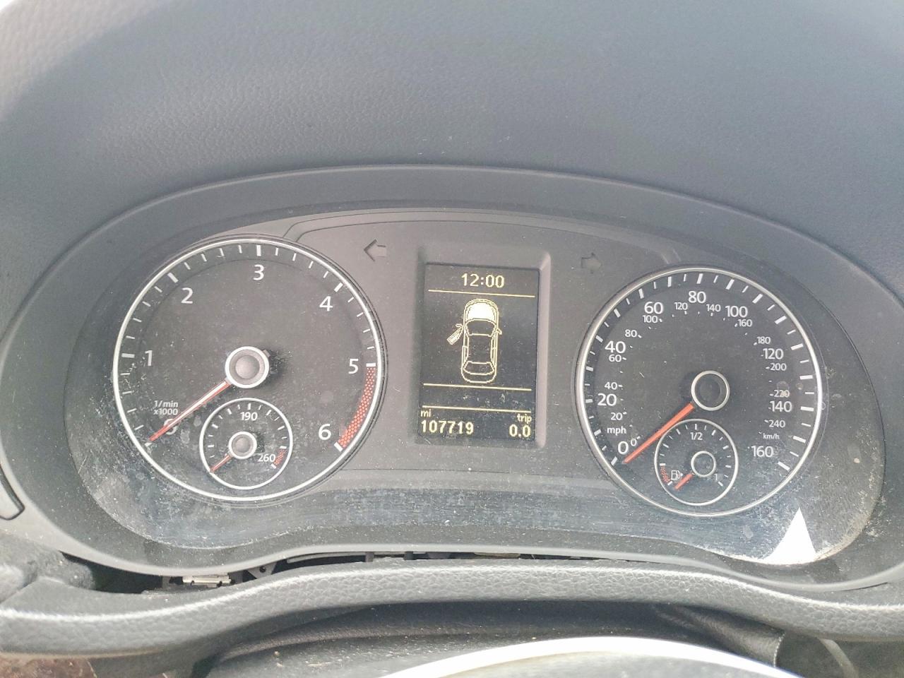 2014 VOLKSWAGEN Passat