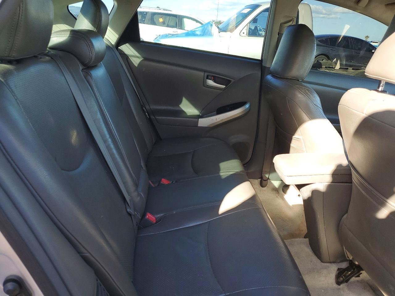 2011 TOYOTA PRIUS