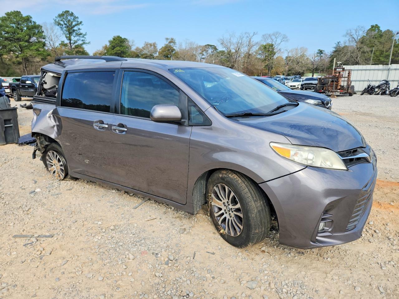 2019 TOYOTA SIENNA