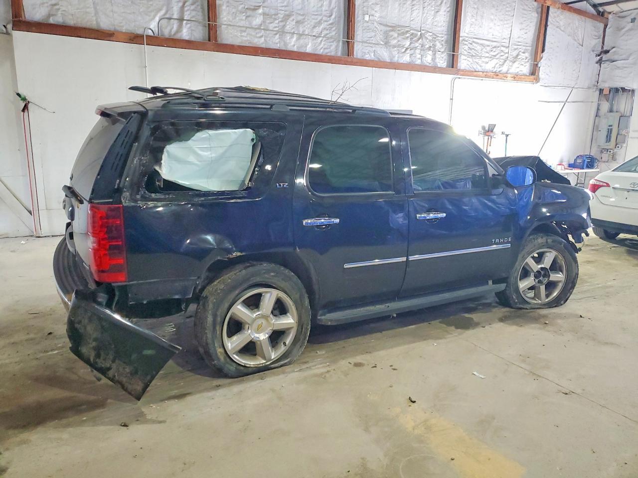 2011 CHEVROLET Tahoe